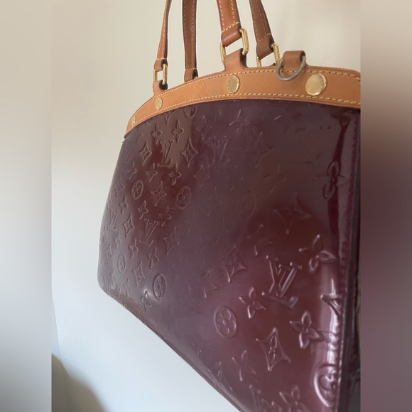 Authentic Vernis Louise Vouitton - Picture 7 of 10